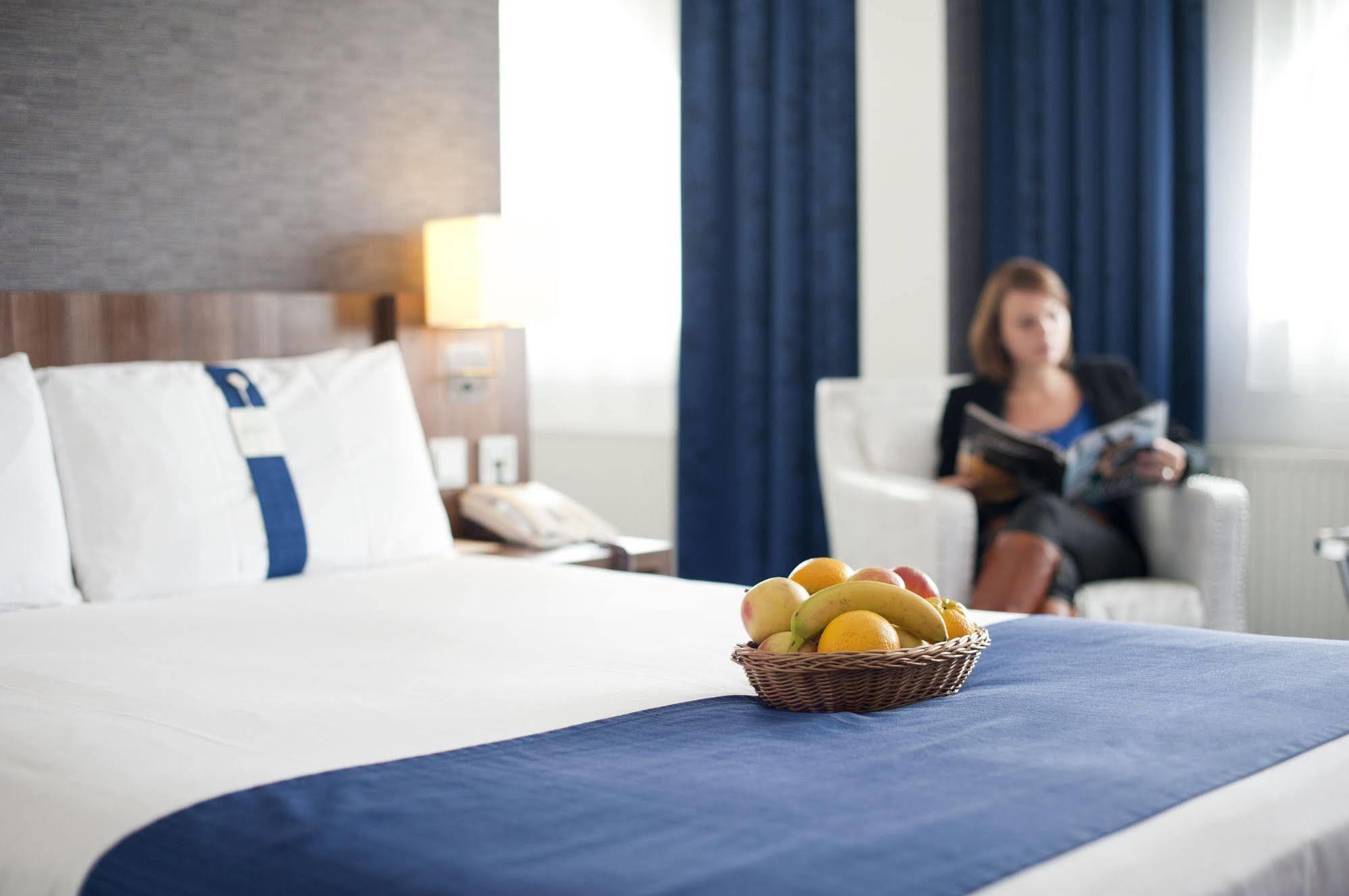 Hotel Port Of Moerdijk Kültér fotó