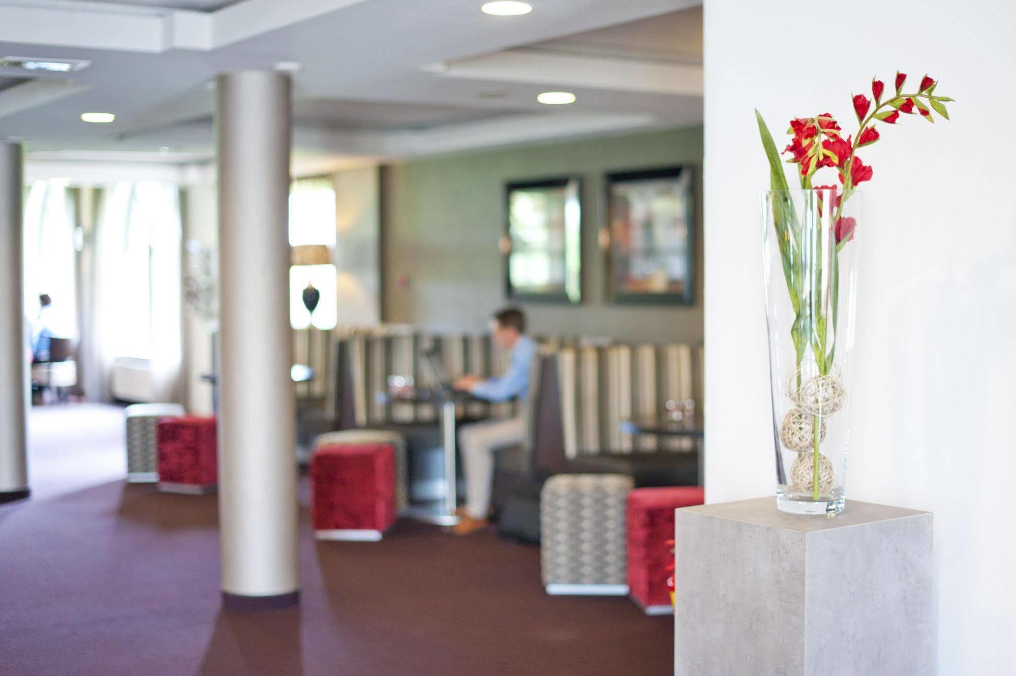 Hotel Port Of Moerdijk Kültér fotó